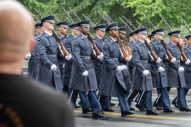 May 25, 2026, Washington, District Of Columbia, Unites States: Service members and parade participants march along Constitution Avenue during the National Memorial Day Parade in Washington, D.C. Washington Unites States  - ZUMAk206 20260525_znp_k206_010 Copyright: xMattxKaminskyx