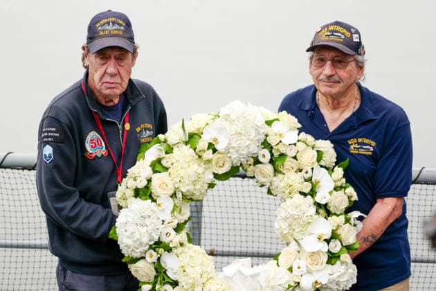 Intrepid Museum Memorial Day Ceremony New York, NY- May 25: Mayor Zohran Kwame Mamdani Attends the Intrepid Museum Memorial Day Ceremony and participates in Ceremonial Wreath Throwing into Hudson River with Ken Fisher, Admiral Karl Thomas, City Council Member Julie Mennin, Frank Morano, Captain Johnathan Andrechik, and Congressman Dan Goldman on May 25 2026 Credit: Camara Porter AdMedia EDITORIAL USE ONLY  Copyright: xx AdMediax admphotostwo991795