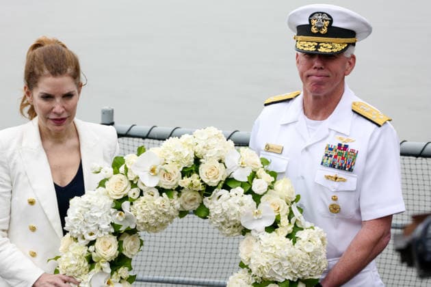 Intrepid Museum Memorial Day Ceremony New York, NY- May 25: Mayor Zohran Kwame Mamdani Attends the Intrepid Museum Memorial Day Ceremony and participates in Ceremonial Wreath Throwing into Hudson River with Ken Fisher, Admiral Karl Thomas, City Council Member Julie Mennin, Frank Morano, Captain Johnathan Andrechik, and Congressman Dan Goldman on May 25 2026 Credit: Camara Porter AdMedia EDITORIAL USE ONLY  Copyright: xx AdMediax admphotostwo991789