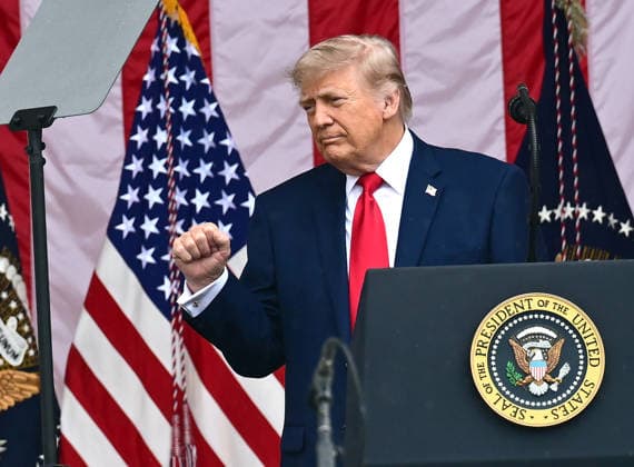 Trump Remarks on Memorial Day at Arlington National Cemetery United States President Donald J Trump gestures as he delivers remarks in the Amphitheater after laying a wreath at the Tomb of the Unknowns at Arlington National Cemetery in Arlington, Virginia on Memorial Day, Monday, May 25, 2026. Credit: Kyle Mazza Pool via CNP Arlington Virginia United States of America EDITORIAL USE ONLY Copyright: xx KMZ_4554 KylexMazzax-xPoolxviaxCNPx cnpphotos334918