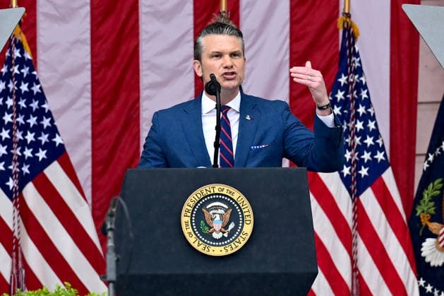 May 25, 2026, Arlington, Virginia, USA: United States Secretary of War Pete Hegseth delivers remarks in the Amphitheater after US President Donald J Trump laid a wreath at the Tomb of the Unknowns at Arlington National Cemetery in Arlington, Virginia on Memorial Day, Monday, May 25, 2026 Arlington USA - ZUMAs152 20260525_faa_s152_023 Copyright: xKylexMazzax-xPoolxviaxCNPx