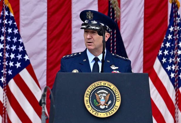 Trump Remarks on Memorial Day at Arlington National Cemetery United States Air Force General Dan Caine, Chair, Joint Chiefs of Staff, delivers remarks in the Amphitheater after laying a wreath at the Tomb of the Unknowns at Arlington National Cemetery in Arlington, Virginia on Memorial Day, Monday, May 25, 2026. Credit: Kyle Mazza Pool via CNP Arlington Virginia United States  Copyright: xPool ABACAx