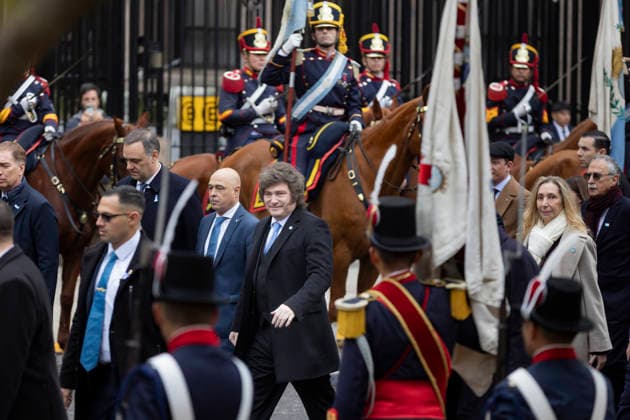 Argentina: President Javier Milei leads the Tedeum. President Javier Milei presides over the traditional Tedeum at the Metropolitan Cathedral. This religious ceremony celebrates the Revolution of May 25, 1810, a historic date marking the establishment of Argentina™s first national government. In the photo: Javier Milei, President of Argentina, arriving at the Cathedral. Buenos Aires Argentina Copyright: xImagoxImages EstebanxOsoriox _52A5471