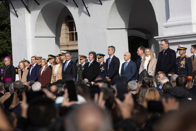 Argentina: President Javier Milei leads the Tedeum. President Javier Milei presides over the traditional Tedeum at the Metropolitan Cathedral. This religious ceremony celebrates the Revolution of May 25, 1810, a historic date marking the establishment of Argentina™s first national government. In the photo: The President and members of the government sang the national anthem in front of the Cabildo. Buenos Aires Argentina Copyright: xImagoxImages EstebanxOsoriox _52A7725