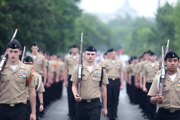 May 25, 2026, Washington, District Of Columbia, USA: Participants take part in the National Memorial Day Parade on Constitution Avenue in Washington, DC, USA, on May 25, 2026. The parade has been held annually since 2005, marking its 21st anniversary. Washington USA  - ZUMAs337 20260525_znp_s337_009 Copyright: xGentxShkullakux