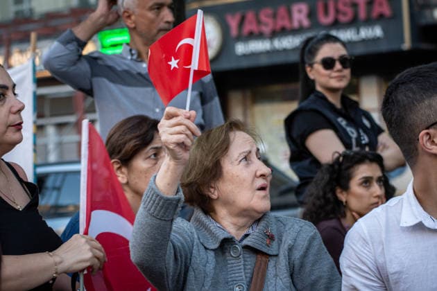 May 25, 2026, Istanbul, Istanbul, Turkey: Supporters of the Republican PeopleÃ¢â‚¬â ¢s Party (CHP), civil society organizations and citizens gathered in a sit-in protest in Sisli, Istanbul, Turkey, after a court decision appointed former CHP Chairman Kemal Kilicdaroglu in place of CHP Chairman Ozgur Ozel and following police intervention at the CHP Headquarters. Protesters gathered under the slogan Ã¢â‚¬oeWe are meeting in Istanbul to defend the will of the people and strengthen our struggle for democracy and justice,Ã¢â‚¬Â carrying banners and chanting slogans during the demonstration. The protest highlighted concerns over democracy, political representation and judicial intervention in politics. Istanbul Turkey - ZUMAt171 20260525_zip_t171_041 Copyright: xAbdullahxTepelix