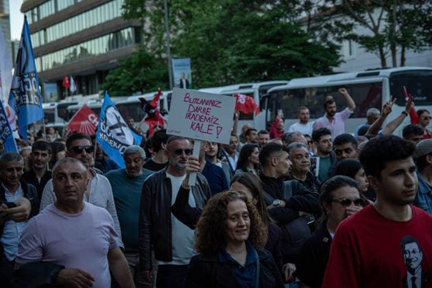 May 25, 2026, Istanbul, Istanbul, Turkey: Supporters of the Republican PeopleÃ¢â‚¬â ¢s Party (CHP), civil society organizations and citizens gathered in a sit-in protest in Sisli, Istanbul, Turkey, after a court decision appointed former CHP Chairman Kemal Kilicdaroglu in place of CHP Chairman Ozgur Ozel and following police intervention at the CHP Headquarters. Protesters gathered under the slogan Ã¢â‚¬oeWe are meeting in Istanbul to defend the will of the people and strengthen our struggle for democracy and justice,Ã¢â‚¬Â carrying banners and chanting slogans during the demonstration. The protest highlighted concerns over democracy, political representation and judicial intervention in politics. Istanbul Turkey - ZUMAt171 20260525_zip_t171_036 Copyright: xAbdullahxTepelix