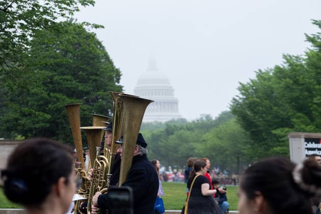May 25, 2026, Washington, District Of Columbia, USA: Crowds gather in Washington, D.C., for the Memorial Day Parade as marching groups, veterans organizations, and community participants commemorate the national holiday honoring military service and sacrifice. Washington USA - ZUMAh210 20260525_znp_h210_012 Copyright: xDavidxHansenx