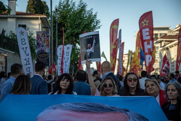 May 25, 2026, Istanbul, Istanbul, Turkey: Supporters of the Republican PeopleÃ¢â‚¬â ¢s Party (CHP), civil society organizations and citizens gathered in a sit-in protest in Sisli, Istanbul, Turkey, after a court decision appointed former CHP Chairman Kemal Kilicdaroglu in place of CHP Chairman Ozgur Ozel and following police intervention at the CHP Headquarters. Protesters gathered under the slogan Ã¢â‚¬oeWe are meeting in Istanbul to defend the will of the people and strengthen our struggle for democracy and justice,Ã¢â‚¬Â carrying banners and chanting slogans during the demonstration. The protest highlighted concerns over democracy, political representation and judicial intervention in politics. Istanbul Turkey - ZUMAt171 20260525_zip_t171_024 Copyright: xAbdullahxTepelix