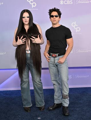 52nd American Music Awards Megan Stalter and Paul W. Downs arriving to the 52nd American Music Awards held at the MGM Grand Garden Arena on May 25, 2026 in Las Vegas, NV. Las Vegas MGM Grand Garden Arena Nevada USA Copyright: xLisaxOConnorx xAFF-USA.comx