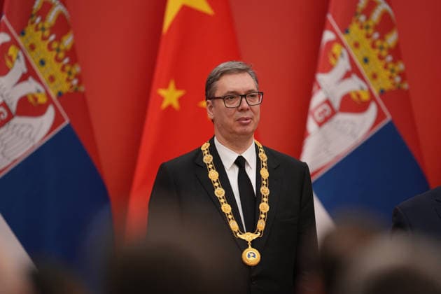 BEIJING, CHINA - MAY 25: Serbian President Aleksandar Vucic receives the Friendship Medal on May 25, 2026 in Beijing, China. Chinese President Xi Jinping awarded Serbian President Aleksandar Vucic the Friendship Medal of the People s Republic of China in Beijing on May 25. Serbian President Aleksandar Vucic arrived in Beijing on May 24 for his first state visit to China that will run through May 28.  Copyright: xVCGx 111644023153