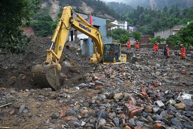 CHONGQING, CHINA - MAY 25: Rescuers carry out search and rescue work at the disaster-hit area after a heavy rainstorm hit Yongchuan District on May 25, 2026 in Chongqing, China. Record-breaking torrential rain battered Yongchuan District in southwest China s Chongqing Municipality from late May 23 to May 24, triggering flash floods, landslides and mudslides. Rescue operations are still underway as multiple towns and subdistricts suffered severe damage.  Copyright: xChinaxNewsxServicex 111644013048