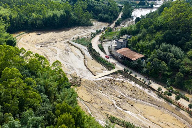 CHONGQING, CHINA - MAY 25: Mud and sediment accumulate in a river after a heavy rainstorm hit Yongchuan District on May 25, 2026 in Chongqing, China. Record-breaking torrential rain battered Yongchuan District in southwest China s Chongqing Municipality from late May 23 to May 24, triggering flash floods, landslides and mudslides. Rescue operations are still underway as multiple towns and subdistricts suffered severe damage.  Copyright: xChinaxNewsxServicex 111644013027