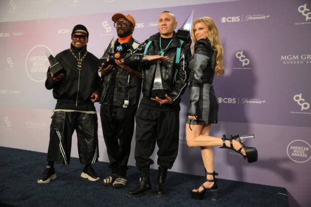 May 25, 2026, Las Vegas, Nevada, USA: (L-R) APL.DE.AP, WILL.I.AM, TABOO, FERGIE of Black Eyed Peas reunited at the 2026 American Music Awards to win the award for Best Throwback Song for their 2009 hit track Rock That Body at the Annual 52nd American Music Awards at the MGM Grand Arena in Las Vegas. Las Vegas USA - ZUMAo117 20260525_zsp_o117_139 Copyright: xMikaelxOnax