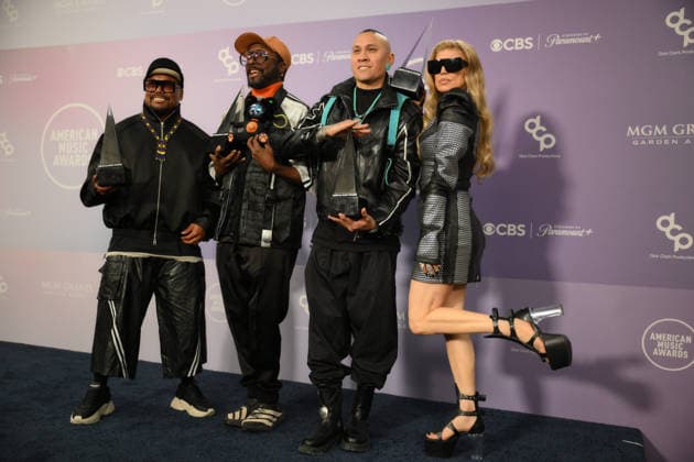 May 25, 2026, Las Vegas, Nevada, USA: (L-R) APL.DE.AP, WILL.I.AM, TABOO, FERGIE of Black Eyed Peas reunited at the 2026 American Music Awards to win the award for Best Throwback Song for their 2009 hit track Rock That Body at the Annual 52nd American Music Awards at the MGM Grand Arena in Las Vegas. Las Vegas USA - ZUMAo117 20260525_zsp_o117_137 Copyright: xMikaelxOnax