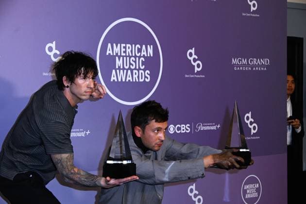 LAS VEGAS, NV - MAY 25: Josh Dun and Tyler Joseph at the 52nd American Music Awards on May 25, 2026 at the MGM Grand Garden Arena in Las Vegas, Nevada. Credit: Mindy Small USA - ZUMAa123 20260525_zaa_a123_406 Copyright: xAdMediax