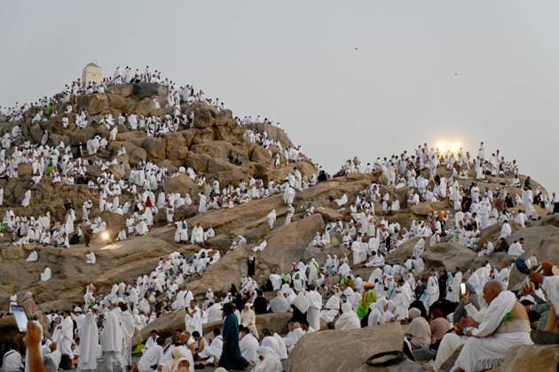 Prospective Muslim pilgrims at Arafat in Mecca MECCA, SAUDI ARABIA - MAY 26: Prospective pilgrims arrive at the Mount Arafat (Mountain of Mercy) to perform wuquf, considered as the most essential pillar of the Hajj, as Muslims from all over the world continue their worship to fulfill the Hajj pilgrimage in Mecca, Saudi Arabia on May 26, 2026. Pilgrims arriving in the Arafat area spend the night praying and worshipping. Ali Atmaca Anadolu Mecca Saudi Arabia. Editorial use only. Please get in touch for any other usage.  Copyright: x2026xAnadoluxAlixAtmacax