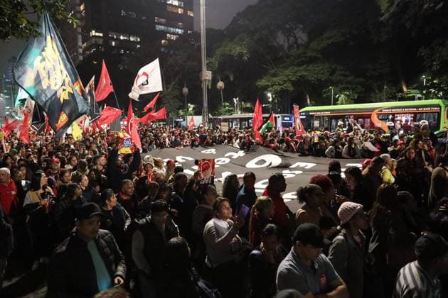 Protest for the end of the 6x1 work schedule in Sao Paulo Protest for the end of the 6x1 work schedule in Sao Paulo Labor and social movements are calling for an end to the 6x1 work schedule and a reduction in working hours without a reduction in pay, on Paulista Avenue, in the central region of Sao Paulo, this Monday, May 25, 2026. SAO PAULO SAO PAULO BRAZIL Copyright: xMarinaxUezimax SAO PAULO SAO PAULO BRAZIL Copyright: xIMAGO MarinaxUezimax
