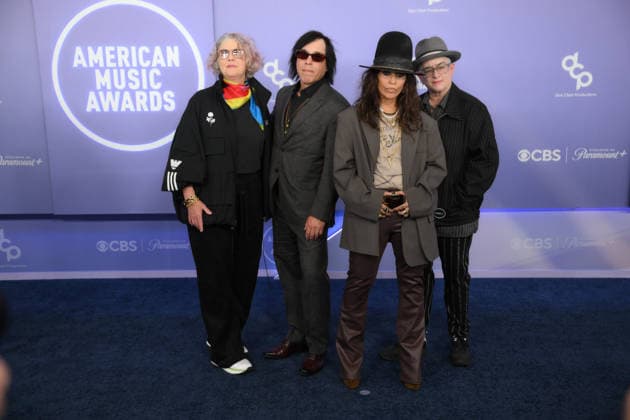 May 25, 2026, Las Vegas, Nevada, USA: (L-R) DAWN RICHARDSON, ROGER ROCHA, LINDA PERRY, CHRISTA HILLHOUSE of 4 non Blondes American rock band arrives at the Red Carpet during The Annual 52nd American Music Awards at the MGM Grand Arena in Las Vegas. Las Vegas USA - ZUMAo117 20260525_zsp_o117_047 Copyright: xMikaelxOnax