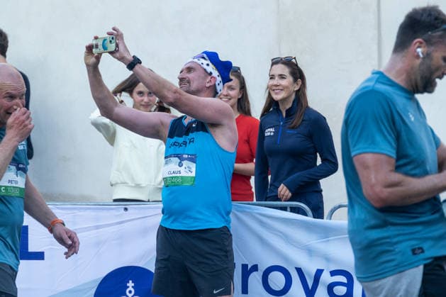 Royal Run In Copenhagen Princess Isabella of Denmark, Princess Josephine of Denmark, and Queen Mary of Denmark pose for a selfie during the Royal Run in Copenhagen, Denmark, on May 25, 2026. This is the eighth time the Royal Run is held across the country. Royal Run 2026 has the highest number of registered participants ever, with 112,450 registered in the five host cities. Copenhagen Denmark  Copyright: xKristianxTuxenxLadegaardxBergx originalFilename: 1077900869st.jpg
