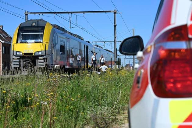 Schoolbus Gets Run Over By A Train BUGGENHOUT, BELGIUM - MAY 26 : In a train accident people have died in a collision between a train and a minibus in Buggenhout; the minibus was carrying seven schoolchildren and two adults: The barriers were down.onMay 26, 2026 in Buggenhout, Belgium, 26 05 2026 Buggenhout Belgium  Copyright: xBertxVanxDenxBrouckex