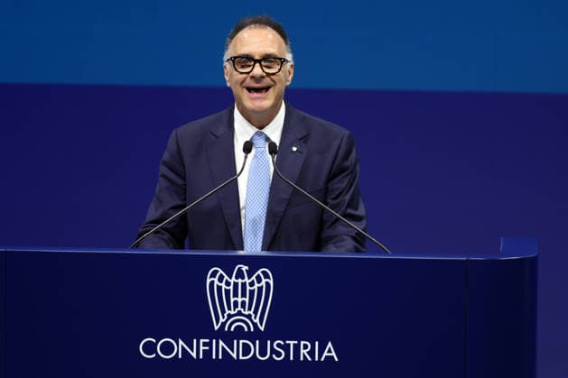 IPA85085052 - Rome, May 26, 2026: Emanuele Orsini President of Confindustria Giorgia Meloni speaks at the Public Assembly of Confindustria at the Rome Convention Center La Nuvola in the Eur district of Rome, May 26, 2026. In her speech in front of Italian entrepreneurs, the Prime Minister addresses the issues of industrial policy, competitiveness of the national production system, energy transition and Italy s role in the European and international economic scenario, recalling the need to strengthen investment, employment and dialogue between government and business.  Copyright: xmarcoxiacobuccix xmarcoxiacobuccix 85085052