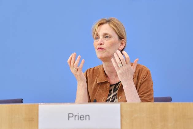 Berlin, Deutschland, 26.05.2026: Bundespressekonferenz: Kinderreport 2026: Chancengerechte Bildung : Bundesministerin für Bildung, Familie, Senioren, Frauen und Jugend Karin Prien (CDU) *** Berlin, Germany, 26 05 2026 Federal Press Conference Childrens Report 2026 Equal Opportunities in Education Federal Minister of Education, Family Affairs, Senior Citizens, Women and Youth Karin Prien CDU Copyright: xdtsxNachrichtenagenturx dts_120469
