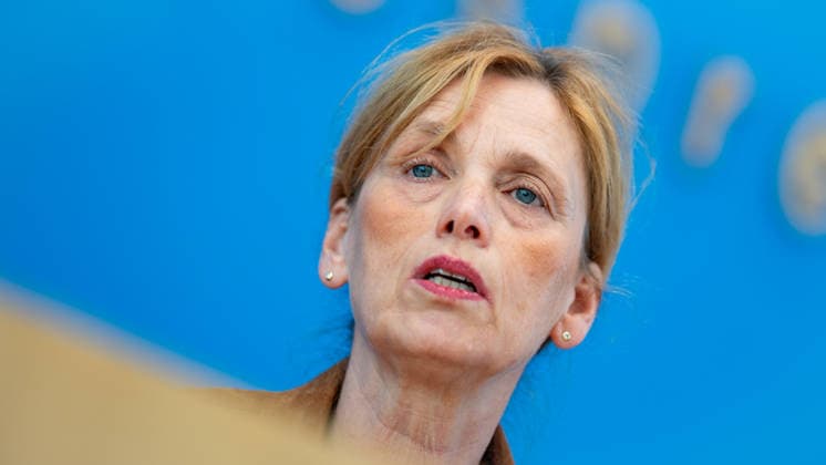 Karin Prien, Bundesministerin für Bildung, Familie, Senioren, Frauen und Jugend;Bundespressekonferenz in Berlin - Kinderreport 2026 - Titel Chancengerechte Bildung, Berlin Berlin Deutschland Haus der Bundespressekonferenz *** Karin Prien, Federal Minister of Education, Family Affairs, Senior Citizens, Women and Youth Federal Press Conference in Berlin Kinderreport 2026 Titel Chancengerechte Bildung, Berlin Berlin Germany House of the Federal Press Conference