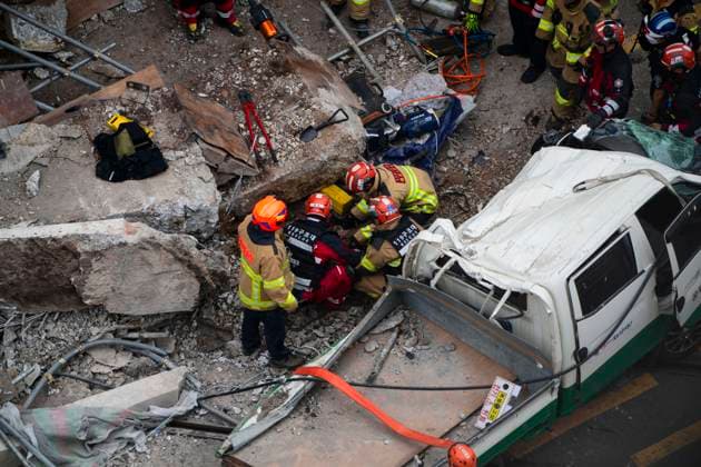 May 26, 2026, Seoul, South Korea: First responders search the site of the collapsed Seosomun Overpass in Seoul, South Korea on Tuesday, May 26, 2026. Multiple workers were caught in the collapse as the city had been tearing down the overpass, built in 1966, due to structural failure. Seoul South Korea - ZUMAh163 20260526_znp_h163_014 Copyright: xJintakxHanx