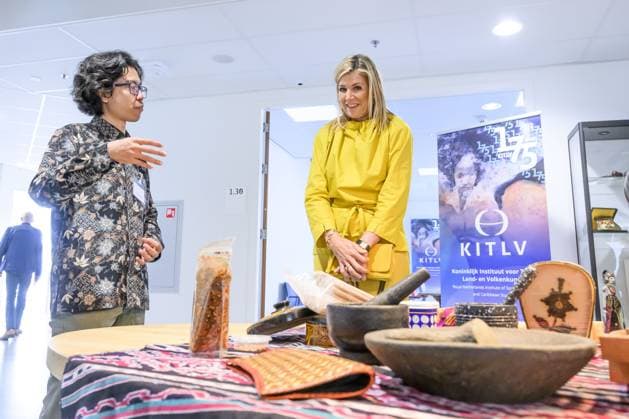 Leiden, The Netherlands, 2026-05-26 11:42:21 LEIDEN, 26-05-2026, KITLV Queen Maxima visits the Royal Institute of Language, Land and Ethnology (KITLV) in Leiden. This year, the KITLV celebrates its 175th anniversary. PHOTO: NLBeeld Patrick van Emst Credit: NL Beeld Patrick van Emst  Copyright: xx x
