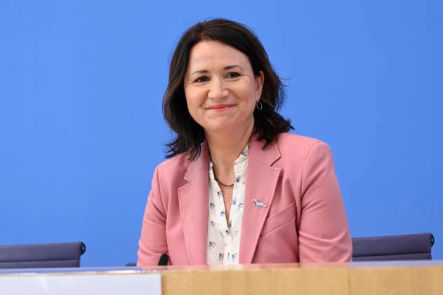 ABB BPK-KINDEREPORT- Anja Siegesmund, Vizepraesidentin des Deutschen Kinderhilfswerkes e. V.Thema-Kinderreport 2026 Chancengerechte Bildung Vorstellung Bericht auf der BPK Berlin Bundespressekonferenz am 26.05.2026 Berlin Deutschland *** ABB BPK KINDEREPORT Anja Siegesmund, Vice President of Deutsches Kinderhilfswerk e V Topic Childrens Report 2026 Equal Opportunities in Education Presentation Report at the BPK Berlin Federal Press Conference on 26 05 2026 Berlin Germany