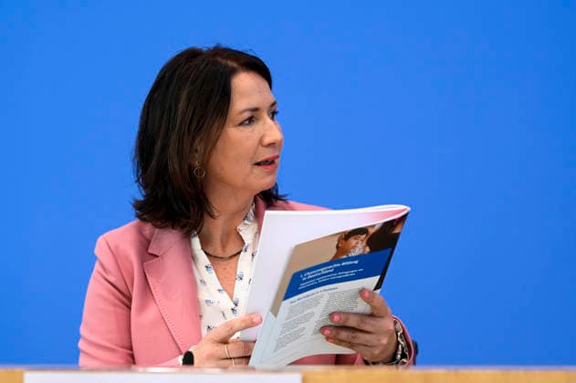 ABB BPK-KINDEREPORT- Anja Siegesmund, Vizepraesidentin des Deutschen Kinderhilfswerkes e. V.Thema-Kinderreport 2026 Chancengerechte Bildung Vorstellung Bericht auf der BPK Berlin Bundespressekonferenz am 26.05.2026 Berlin Deutschland *** ABB BPK KINDEREPORT Anja Siegesmund, Vice President of Deutsches Kinderhilfswerk e V Topic Childrens Report 2026 Equal Opportunities in Education Presentation Report at the BPK Berlin Federal Press Conference on 26 05 2026 Berlin Germany