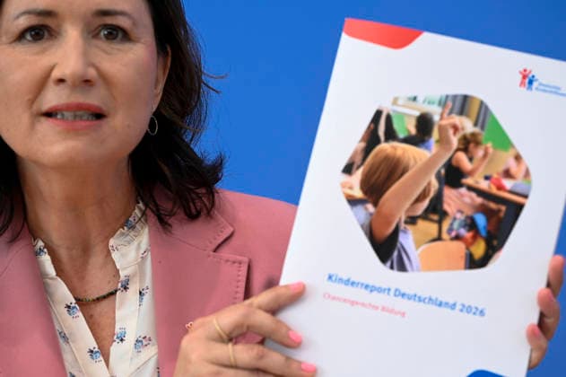ABB BPK-KINDEREPORT- Anja Siegesmund, Vizepraesidentin des Deutschen Kinderhilfswerkes e. V.Thema-Kinderreport 2026 Chancengerechte Bildung Vorstellung Bericht auf der BPK Berlin Bundespressekonferenz am 26.05.2026 Berlin Deutschland *** ABB BPK KINDEREPORT Anja Siegesmund, Vice President of Deutsches Kinderhilfswerk e V Topic Childrens Report 2026 Equal Opportunities in Education Presentation Report at the BPK Berlin Federal Press Conference on 26 05 2026 Berlin Germany