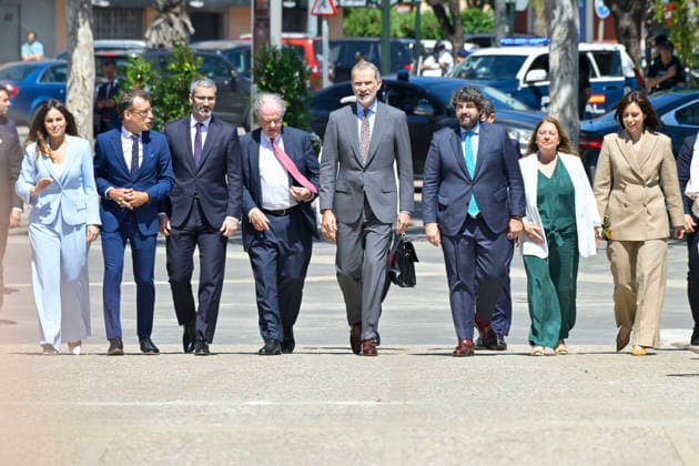 Felipe VI presides in Murcia the proclamation of the Princess of Girona Research Award 2026 King Felipe VI 4d and the President of the Region of Murcia, Fernando López Miras 3d , on his arrival at the ceremony of proclamation of the Princess of Girona Research Award 2026, in the Auditorium and Congress Center Victor Villegas, on May 26, 2026, in Murcia Spain Felipe VI heads this fifth stage of the youth event which brings together the main regional and municipal authorities to announce the jurys decision and make public the name of the new winner in the scientific category of these state prizes 26 MAY 2026 Kiko Asunció Espana  Copyright: xKikoxAsuncionx 7551120