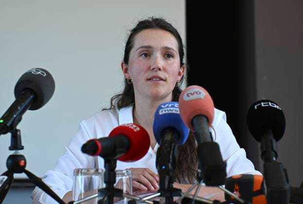 Schoolbus Gets Run Over By A Train BUGGENHOUT, BELGIUM - MAY 26 : Lisa De Wilde,) amongst others hold a pressconference. In a train accident people have died in a collision between a train and a minibus in Buggenhout; the minibus was carrying seven schoolchildren and two adults: The barriers were down.onMay 26, 2026 in Buggenhout, Belgium, 26 05 2026 Buggenhout Belgium  Copyright: xBertxVanxDenxBrouckex