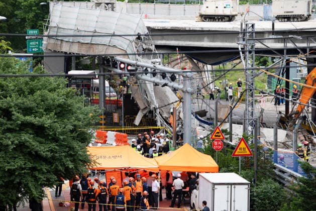 (260526) -- SEOUL, May 26, 2026 -- This photo taken on May 26, 2026 shows a scene at the site of an overpass collapse accident in Seoul, South Korea. Three people were killed and three others were injured in South Korea s overpass collapse accident, Yonhap news agency said Tuesday. A section of the upper deck collapsed at the overpass demolition site in Seoul at around 2:33 p.m. local time (0533 GMT). (Photo by Xinhua) (SpotNews) SOUTH KOREA-SEOUL-OVERPASS COLLAPSE ACCIDENT JunxHyosang 