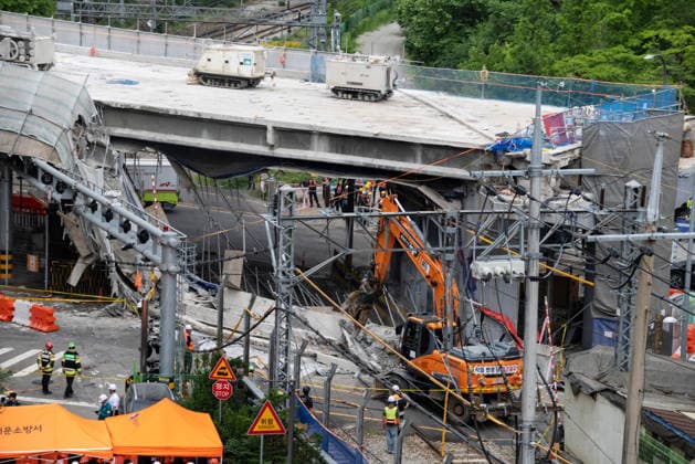 (260526) -- SEOUL, May 26, 2026 -- This photo taken on May 26, 2026 shows a scene at the site of an overpass collapse accident in Seoul, South Korea. Three people were killed and three others were injured in South Korea s overpass collapse accident, Yonhap news agency said Tuesday. A section of the upper deck collapsed at the overpass demolition site in Seoul at around 2:33 p.m. local time (0533 GMT). (Photo by Xinhua) (SpotNews) SOUTH KOREA-SEOUL-OVERPASS COLLAPSE ACCIDENT JunxHyosang 