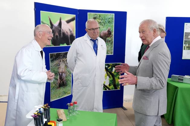 King Charles III Visits North Yorkshire YORK, ENGLAND - MAY 26: King Charles III (R) speaks with scientists and researchers during his visit to the Animal Plant and Health Agency on May 26, 2026 in York, England. During his visit, the King learnt about the agency s efforts to control the grey squirrel population through oral contraception, with the aim of supporting the endangered red squirrel species in the United Kingdom., Credit:Dominic Lipinski PA ROTA - B68 Avalon United Kingdom, England, York  Copyright: xDominicxLipinskix xPAxROTAx-xB68x xAvalonx 1105764022