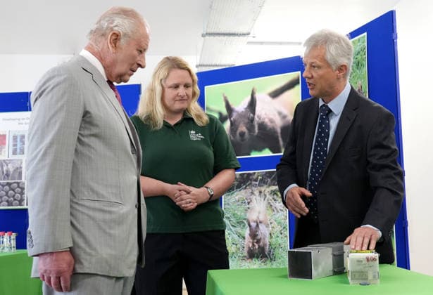 King Charles III Visits North Yorkshire YORK, ENGLAND - MAY 26: King Charles III speaks with Sarah Beatham and Dominic Goodwin during his visit to the Animal Plant and Health Agency on May 26, 2026 in York, England. During his visit, the King learnt about the agency s efforts to control the grey squirrel population through oral contraception, with the aim of supporting the endangered red squirrel species in the United Kingdom., Credit:Dominic Lipinski PA ROTA - B68 Avalon United Kingdom, England, York  Copyright: xDominicxLipinskix xPAxROTAx-xB68x xAvalonx 1105764150