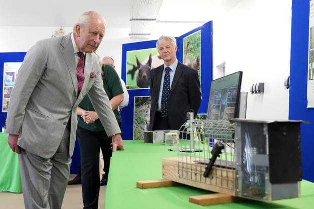 King Charles III Visits North Yorkshire YORK, ENGLAND - MAY 26: King Charles III speaks with Sarah Beatham and Dominic Goodwin during his visit to the Animal Plant and Health Agency on May 26, 2026 in York, England. During his visit, the King learnt about the agency s efforts to control the grey squirrel population through oral contraception, with the aim of supporting the endangered red squirrel species in the United Kingdom., Credit:Dominic Lipinski PA ROTA - B68 Avalon United Kingdom, England, York  Copyright: xDominicxLipinskix xPAxROTAx-xB68x xAvalonx 1105764169
