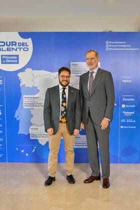 Felipe VI presides over the proclamation of the 2026 Princess of Girona Research Award in Murcia King Felipe VI and the recipient of the 2026 Princess of Girona Research Award, Rafael Luque, during the proclamation ceremony of the 2026 Princess of Girona Research Award, at the Víctor Villegas Auditorium and Congress Center, on May 26, 2026, in Murcia Spain Felipe VI heads this fifth stage of the youth event which brings together the main regional and municipal authorities to announce the jurys decision and make public the name of the new winner in the scientific category of these state prizes 26 MAY 2026 Kiko Asunció Spain  Copyright: xKikoxAsuncionx 7551632