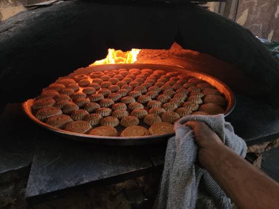 Eid traditions continue to be kept alive in Gaza KHAN YUNIS, GAZA, PALESTINE - MAY 26: A view of a tray of cookies as preparations for Eid al-Adha continue in Khan Yunis, Gaza, Palestine, on May 26, 2026. Palestinian women are trying to keep the traditions alive under difficult conditions by preparing traditional Eid cookies made with dates and in ring shapes. Hani Alshaer Anadolu Khan Yunis Gaza. Editorial use only. Please get in touch for any other usage.  Copyright: x2026xAnadoluxHanixAlshaerx