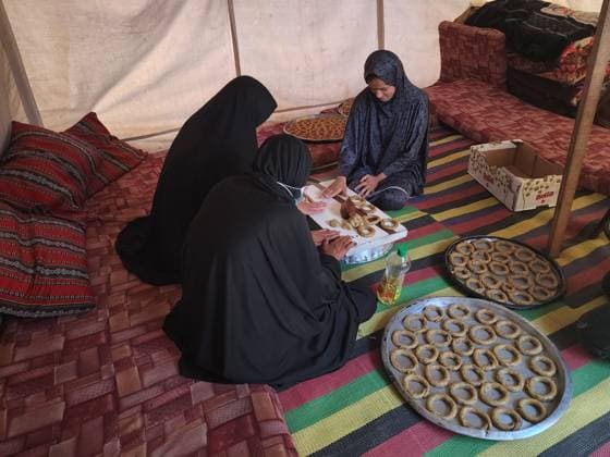 Eid traditions continue to be kept alive in Gaza KHAN YUNIS, GAZA, PALESTINE - MAY 26: Palestinian women prepare traditional Eid cookies made with dates and in ring shapes under difficult conditions made as preparations for Eid al-Adha continue in Khan Yunis, Gaza, Palestine, on May 26, 2026. Hani Alshaer Anadolu Khan Yunis Gaza. Editorial use only. Please get in touch for any other usage.  Copyright: x2026xAnadoluxHanixAlshaerx