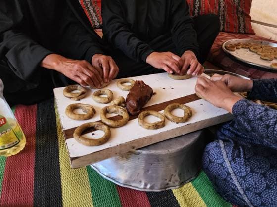 Eid traditions continue to be kept alive in Gaza KHAN YUNIS, GAZA, PALESTINE - MAY 26: Palestinian women prepare traditional Eid cookies made with dates and in ring shapes under difficult conditions made as preparations for Eid al-Adha continue in Khan Yunis, Gaza, Palestine, on May 26, 2026. Hani Alshaer Anadolu Khan Yunis Gaza. Editorial use only. Please get in touch for any other usage.  Copyright: x2026xAnadoluxHanixAlshaerx