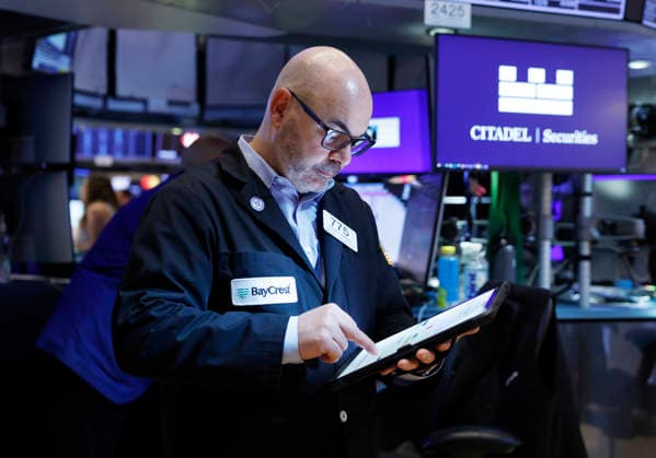 Traders work on the floor of the New York Stock Exchange at the NYSE on Wall Street on Tuesday, May 26, 2026 in New York City. Stocks were mostly higher after the opening bell possibly on a potential U.S.-Iran deal being reached to end the war.  NYP20260526102 JOHNxANGELILLO