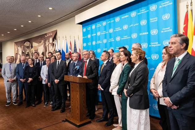 May 26, 2026, New York, New York, USA: Press Encounter by Ambassador Andrii Melnyk of Ukraine surrounded by dozen of ambassadors from different countries speaks to the press at UN Headquarters in New York, NY on May 26, 2026. New York USA  - ZUMAr339 20260526_znp_r339_004 Copyright: xLevxRadinx