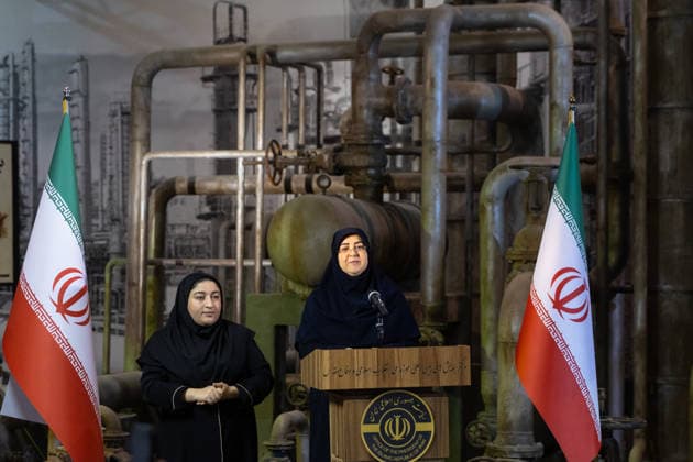 Fatemeh Mohajerani, spokesperson of the Iranian government, in Tehran - 26 May 2026 Fatemeh Mohajerani, spokesperson of the Iranian government, speaks during her weekly press conference beside a model of the Abadan Oil Refinery at the Museum of the Holy Defense in Tehran. Tehran Iran Copyright: xFoadxAshtarix xSOPAxImagesx FAshtari-1698