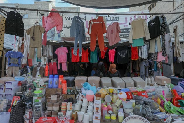 Activity increases ahead of Eid al-Adha in Gaza KHAN YUNIS, GAZA, PALESTINE - MAY 26: A view of markets and bazaars on Arafah Day ahead of Eid al-Adha, as Palestinians flocked to shopping areas to make holiday preparations in Khan Yunis, Gaza, Palestine, on May 26, 2026. Abed Rahim Khatib Anadolu Khan Yunis Gaza. Editorial use only. Please get in touch for any other usage.  Copyright: x2026xAnadoluxAbedxRahimxKhatibx