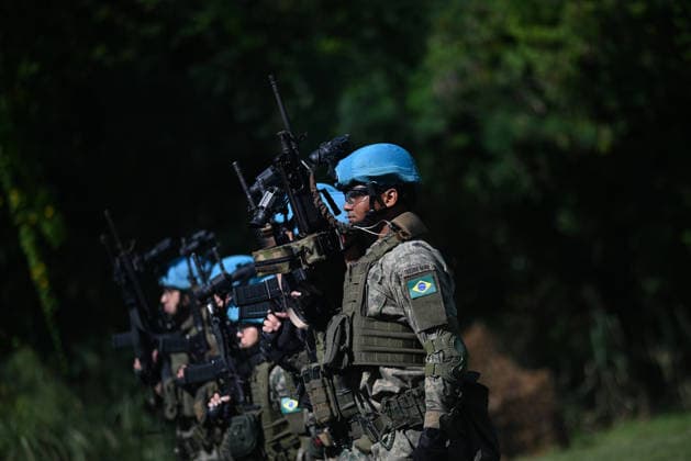 UN to assess whether the Brazilian Navy Marine Corps remains at the top of the global rankings for peacekeeping readiness RIO DE JANEIRO, BRAZIL, MAY 26 : A view of the Brazilian Army forces training as in the coming days, the UN will assess whether the Brazilian Navy Marine Corps remains at the top of the global rankings for peacekeeping readiness in Rio de Janeiro, Brazil on May 26, 2026. The Brazilian Navy Marine Corps undergoes rigorous inspections by the UN (United Nations) to certify and recertify elite troops at the highest level. The most recent operational assessment, held at the Ilha do Governador Naval Complex, involved more than 500 military personnel, bomb disposal robots, drones, armored vehicles, and machine guns in combat a  Copyright: x2026xAnadoluxFabioxTeixeirax