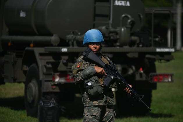 UN to assess whether the Brazilian Navy Marine Corps remains at the top of the global rankings for peacekeeping readiness RIO DE JANEIRO, BRAZIL, MAY 26 : A view of the Brazilian Army forces training as in the coming days, the UN will assess whether the Brazilian Navy Marine Corps remains at the top of the global rankings for peacekeeping readiness in Rio de Janeiro, Brazil on May 26, 2026. The Brazilian Navy Marine Corps undergoes rigorous inspections by the UN (United Nations) to certify and recertify elite troops at the highest level. The most recent operational assessment, held at the Ilha do Governador Naval Complex, involved more than 500 military personnel, bomb disposal robots, drones, armored vehicles, and machine guns in combat a  Copyright: x2026xAnadoluxFabioxTeixeirax